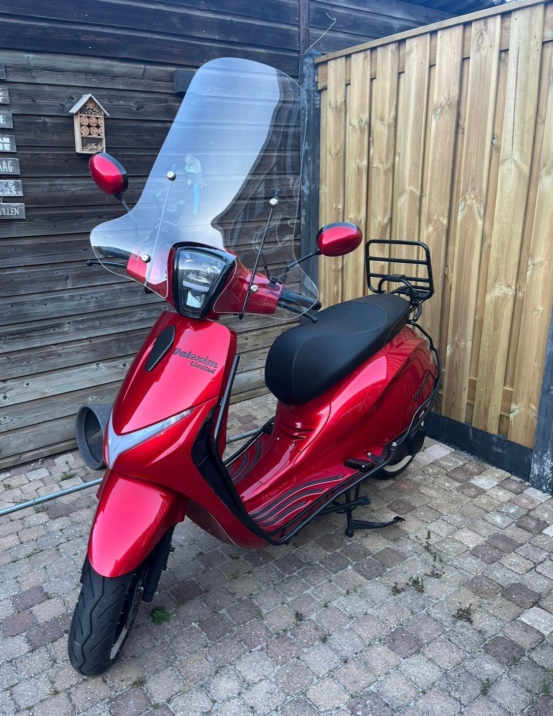 Zo goed als nieuwe rode La Sour Valexim Limited scooter, Fietsen en Brommers, Ophalen, Zo goed als nieuw, Benzine, Overige merken