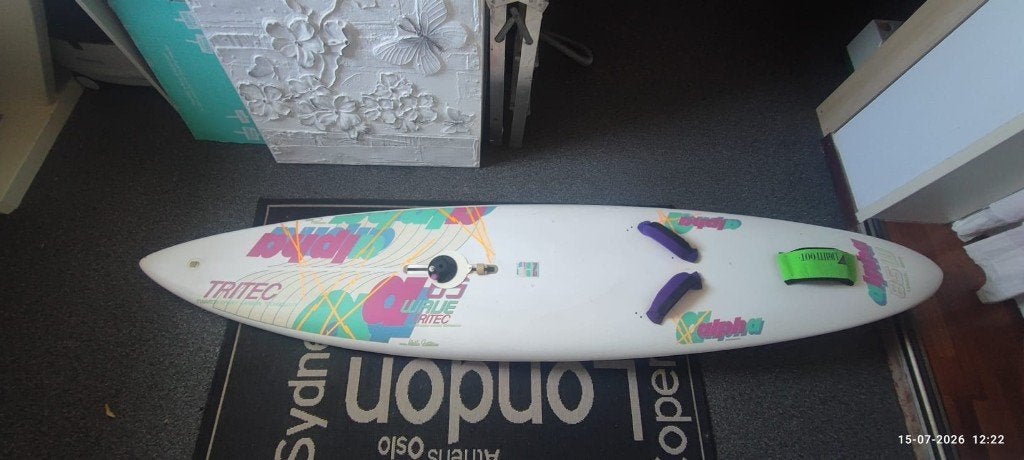 Alpha Wave Tritec 265cm surf board windsurfboard, Watersport en Boten, Windsurfen, Ophalen, Met mastvoet, 250 tot 300 cm, Zo goed als nieuw