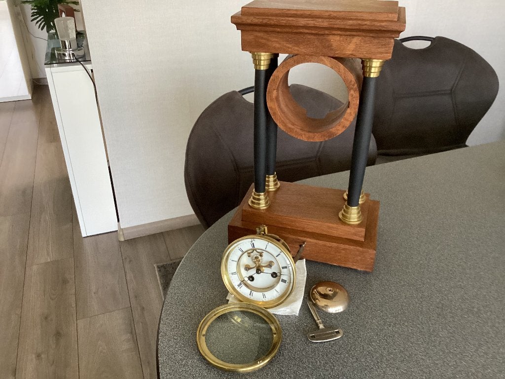 BROCOT Slingeruurwerk evt. met bijbehorende kolom klokkast, Ophalen of Verzenden