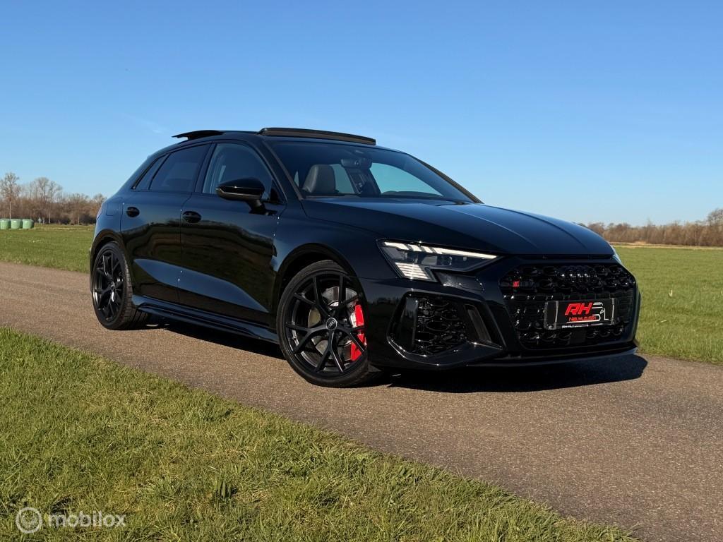 Audi RS 3 2.5 TFSI RS3 Full option ! PANO/KEYLESS/HEAD-UP/, Automaat, Gebruikt, RS3, Zwart