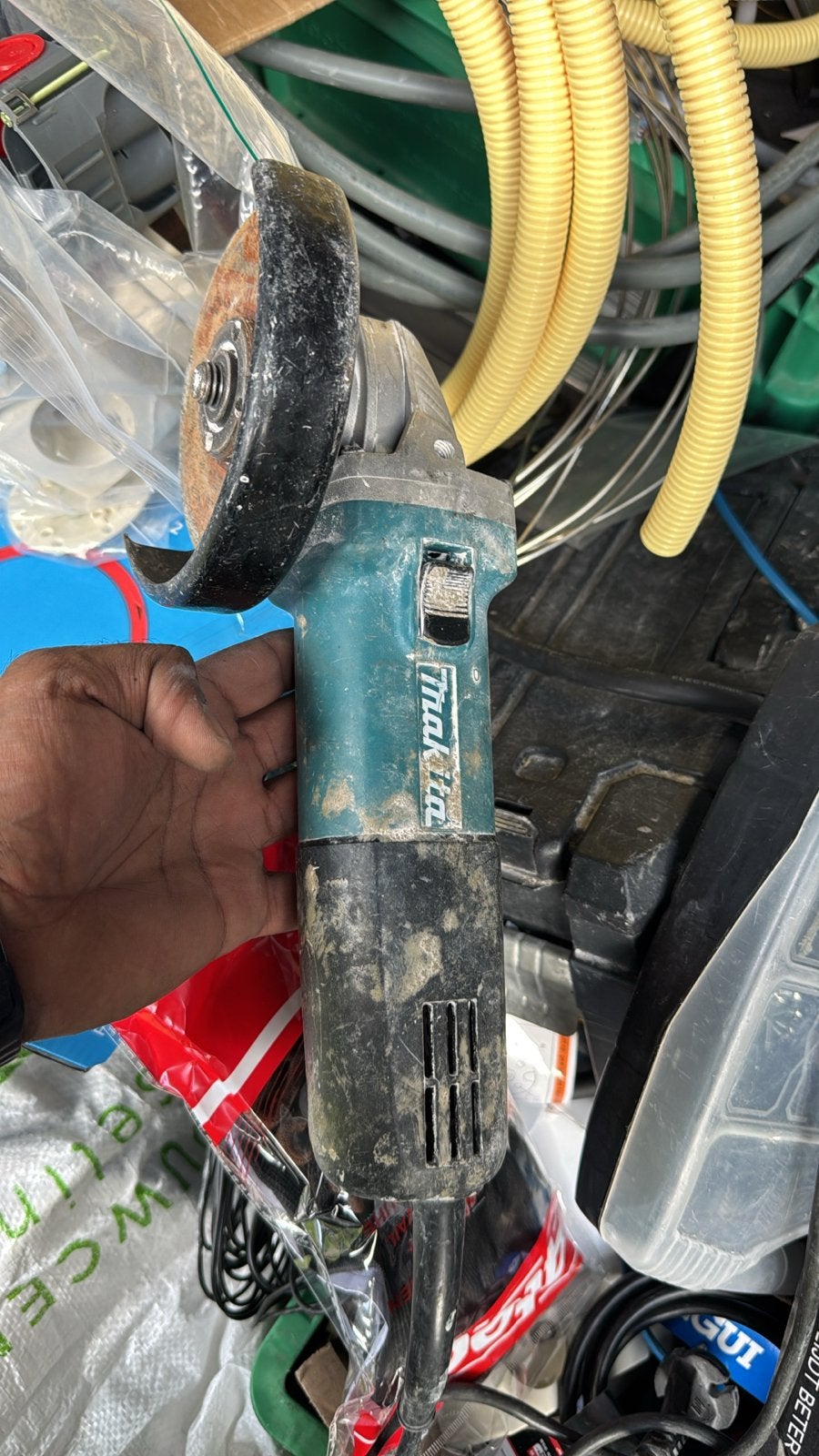 Makita Haakse Slijper - Gebruikt, Ophalen of Verzenden, Gebruikt, Minder dan 700 watt, Haakse handslijpmachine