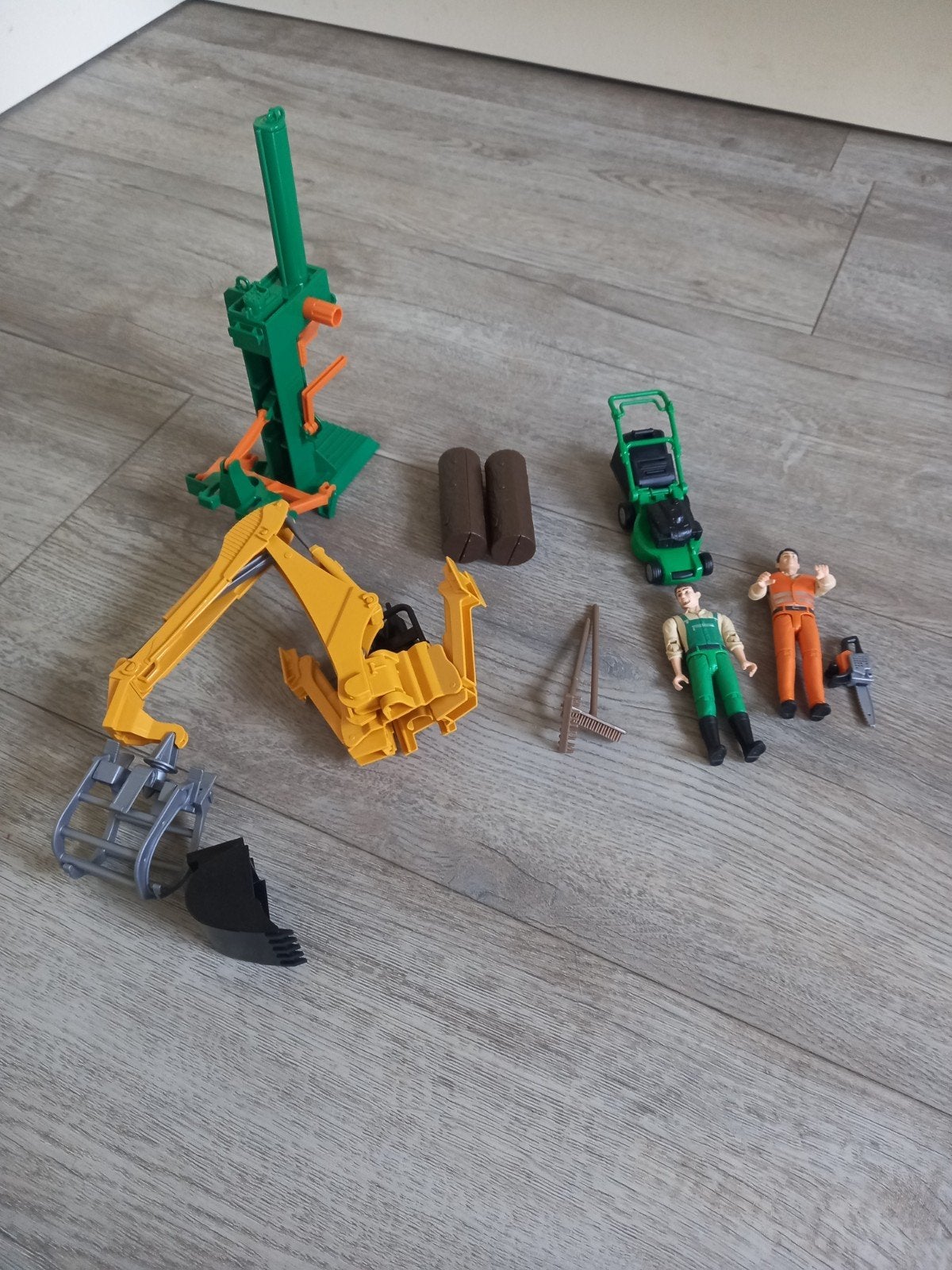 Bruder speelgoed set: Graafmachine, houthakker en meer, Ophalen of Verzenden, Gebruikt, Jongen of Meisje