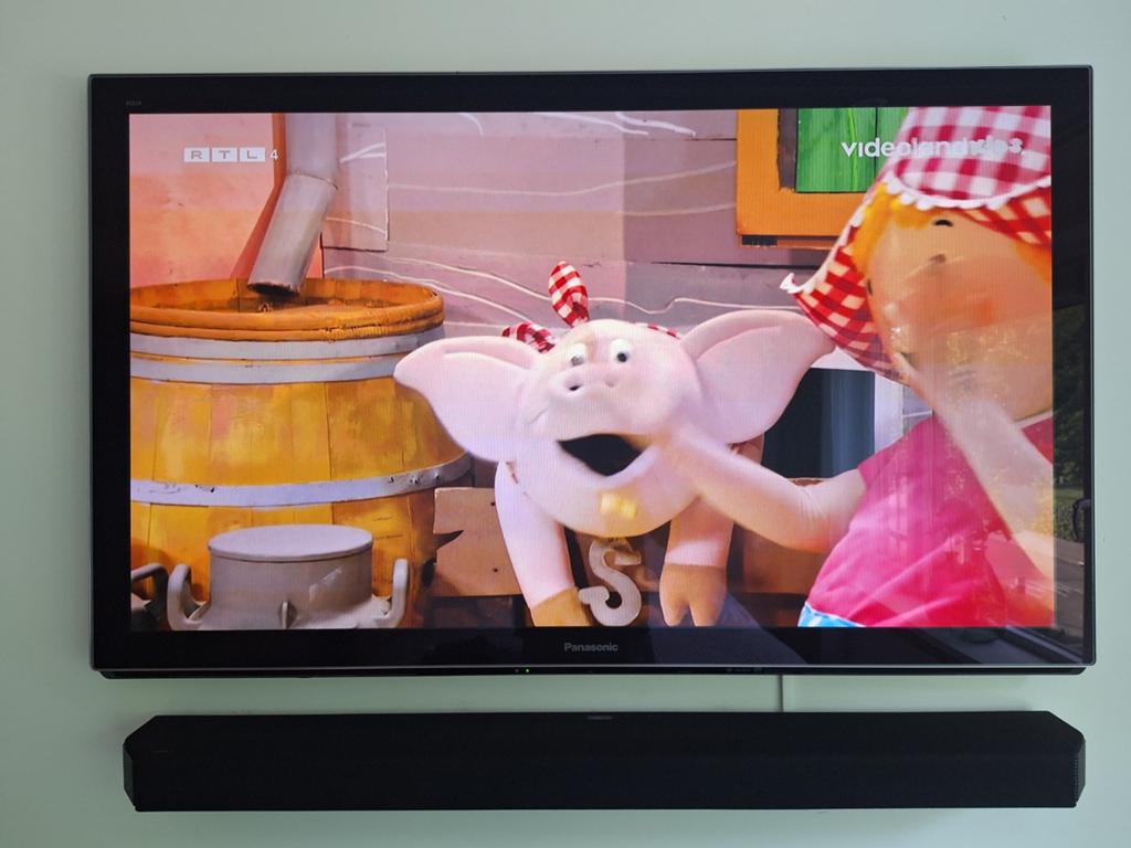 Panasonic P55VT30 Plasma TV - Full HD Smart TV, Ophalen