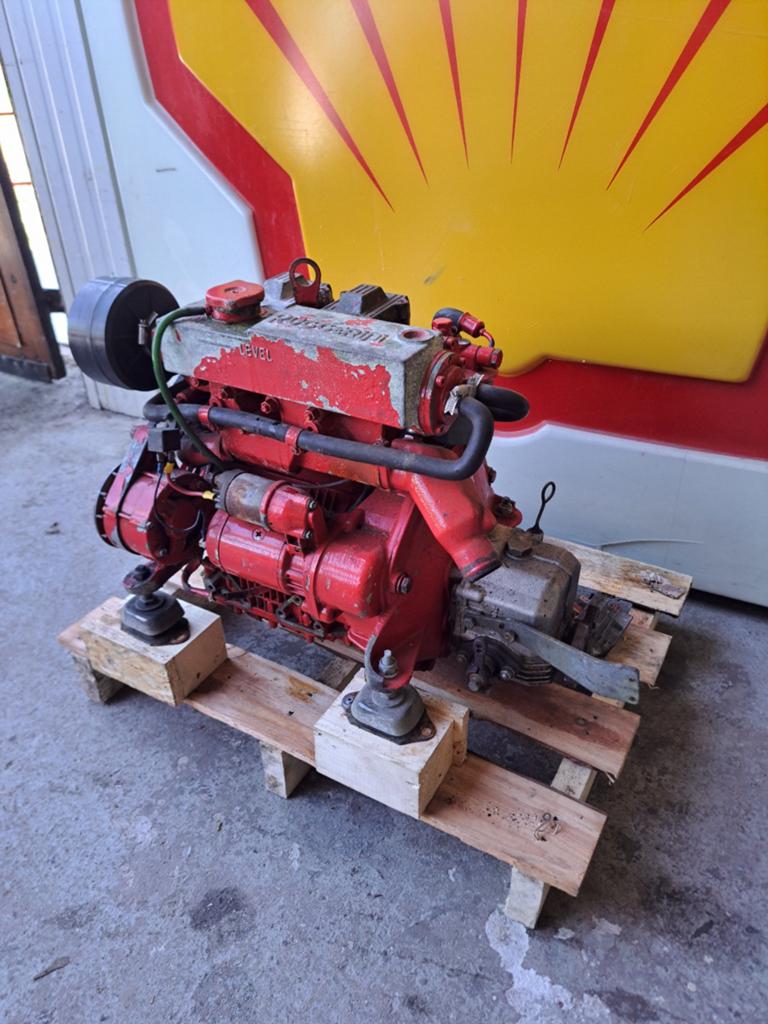 Ruggerini MM150 2 Cilinder diesel TMC 40 Keerkoppeling, Watersport en Boten, Buiten- en Binnenboordmotoren, Ophalen, Diesel, 10 tot 30 pk
