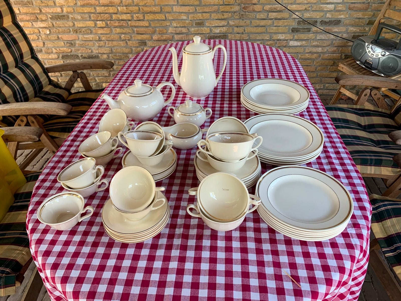 Gaaf vintage servies Petrus Regout & co 50 delig, Ophalen