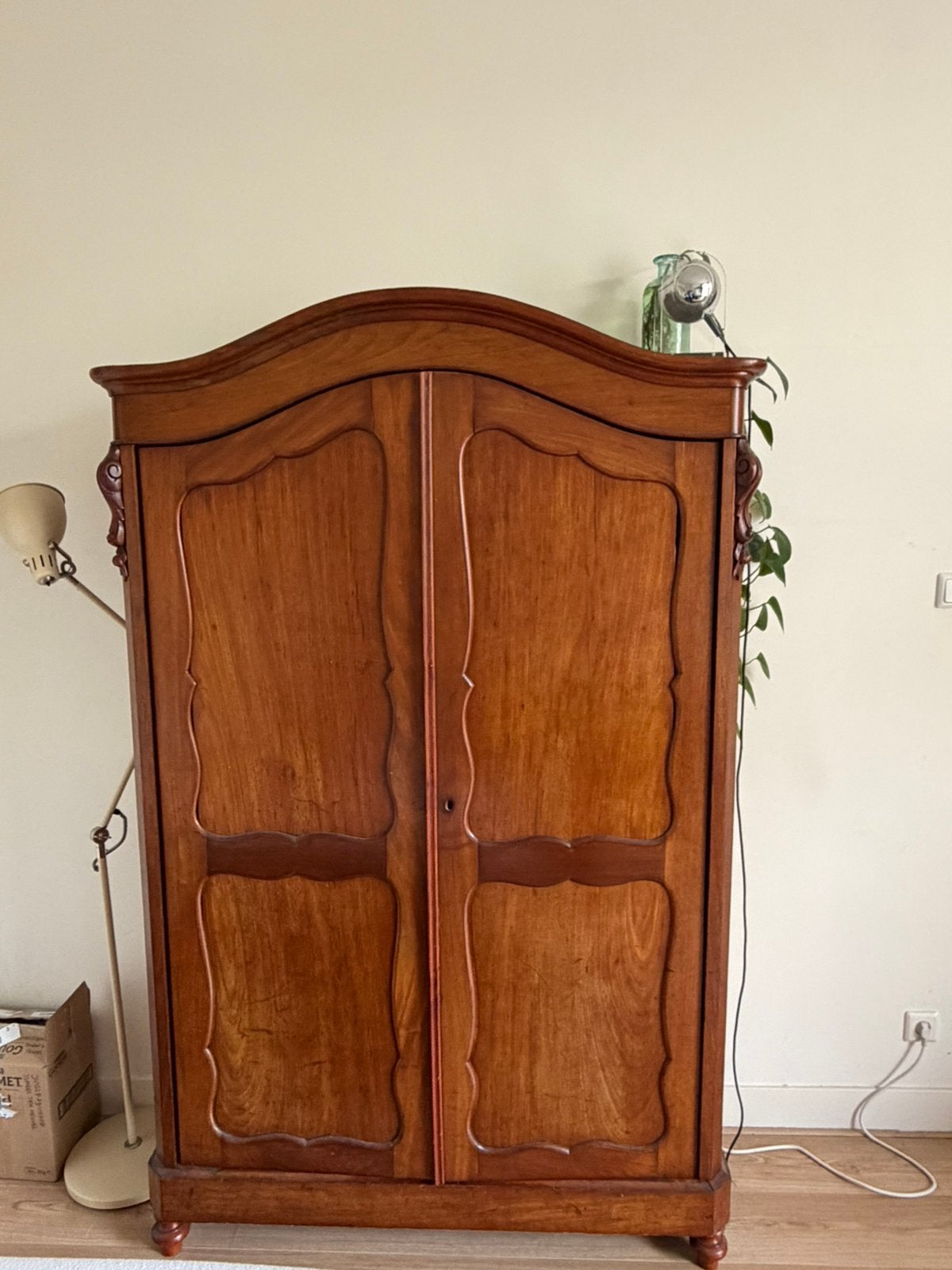 Mooie vintage (kleding)kast