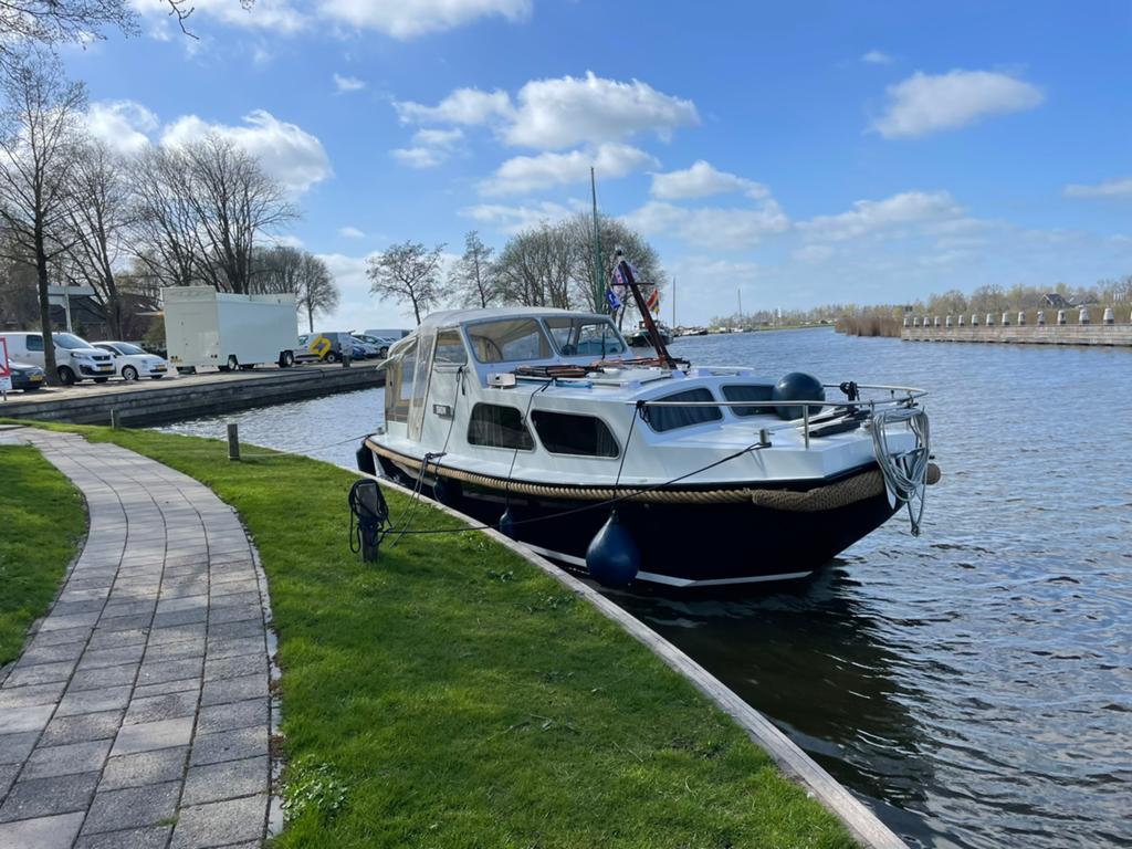 Zeer nette stalen motorboot boegschroef vaarklaar, Overige merken, 70 cm, Gebruikt, Koelkast