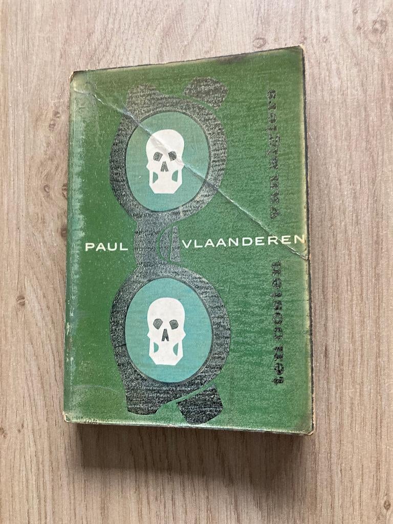 Boek Paul vlaanderen, Ophalen of Verzenden, Gelezen, Benelux
