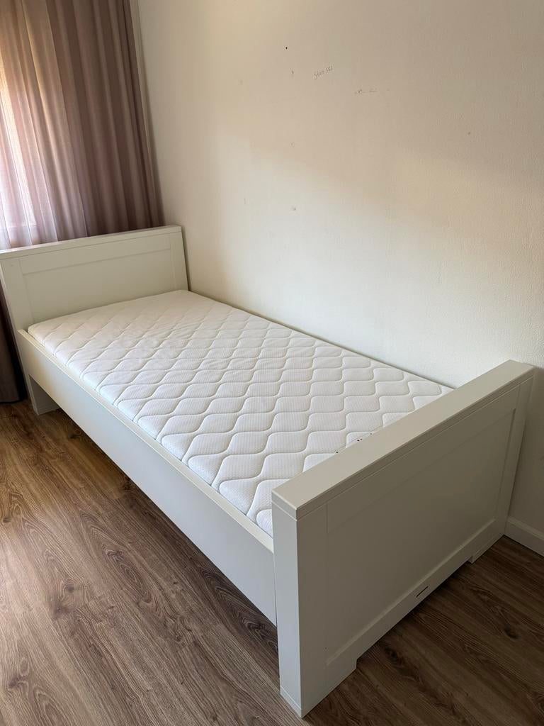 Eenpersoonsbed Kidsmill / Bopita (90x200 cm) met matras, Huis en Inrichting, Slaapkamer | Bedden, Gebruikt, 90 cm, Eenpersoons