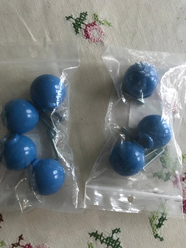 7 blauwe kastknopjes, Ophalen of Verzenden, Nieuw, Overige materialen, Klink of Kruk