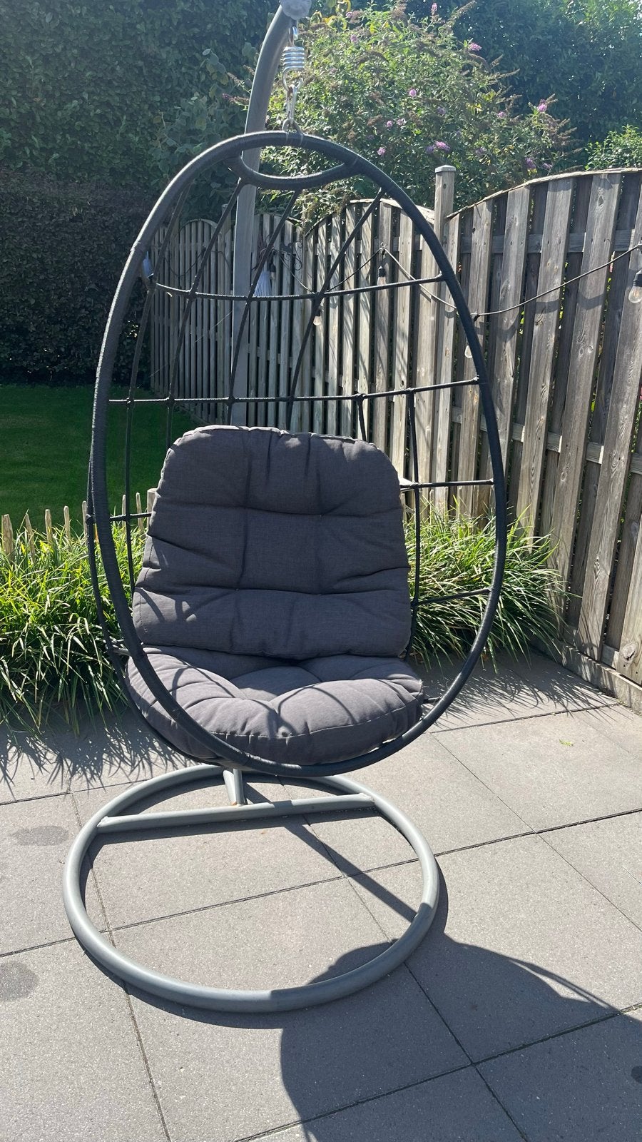 Comfortabele hangstoel met kussen - Perfect voor buiten, Ophalen, Gebruikt, Metaal