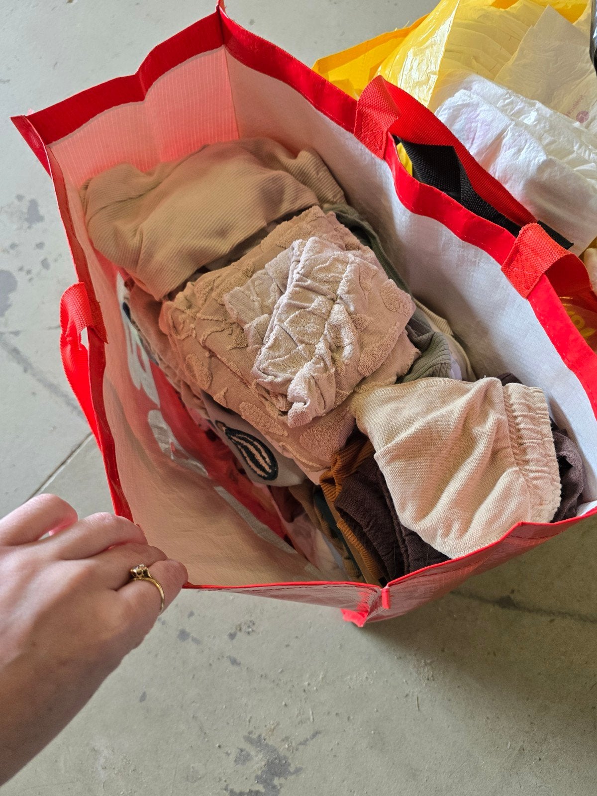 compleet baby pakket kleding en luiers, Ophalen, Zo goed als nieuw
