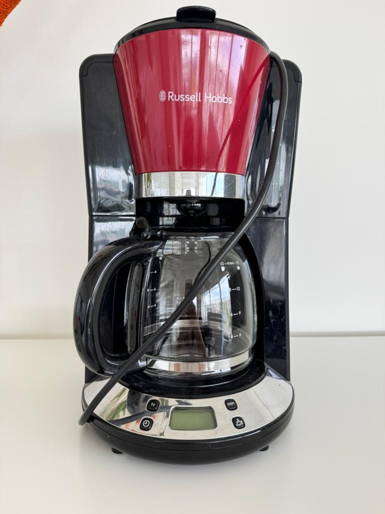 Russell Hobbs Koffiezetapparaat - Rood/Zwart, Ophalen, Afneembaar waterreservoir, Gebruikt, 10 kopjes of meer