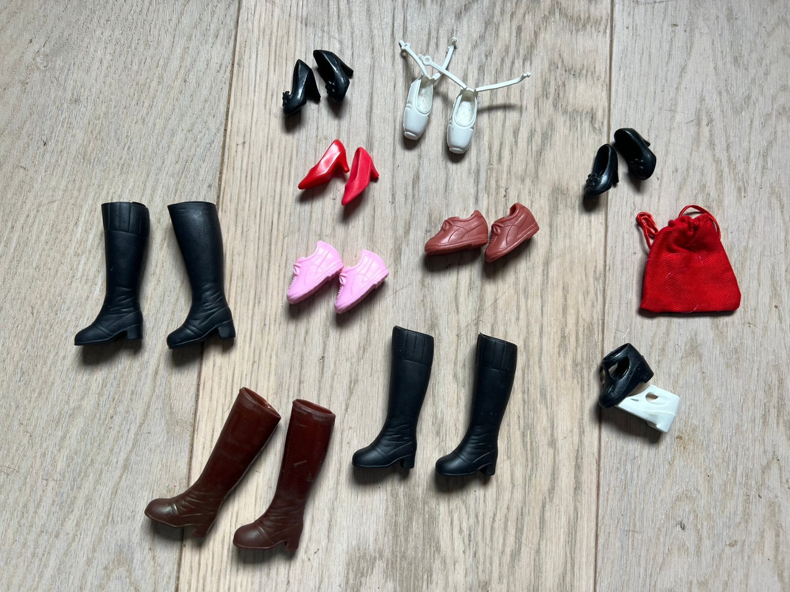 Fleur Sindy schoenen, Verzamelen, Ophalen, Zo goed als nieuw, Kleertjes