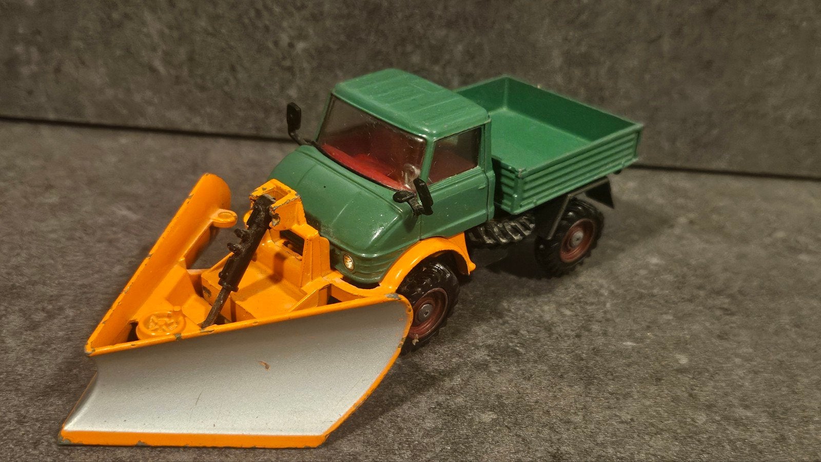 corgi toys unimog sneeuwschuiver groen, Hobby en Vrije tijd, Ophalen of Verzenden, Gebruikt, Tractor of Landbouw, Corgi