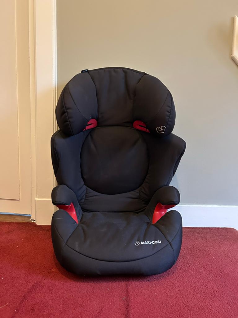 Set van 2 - Maxi-Cosi Rodi XP autostoel - Zwart (15-36 kg), Kinderen en Baby's, Autostoeltjes, Ophalen, Autogordel, 15 t/m 36 kg