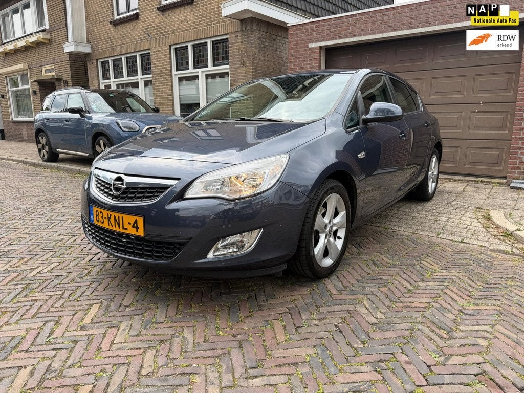 Opel Astra 1.6 Edition, Voorwielaandrijving, Euro 5, Stof, 680 kg