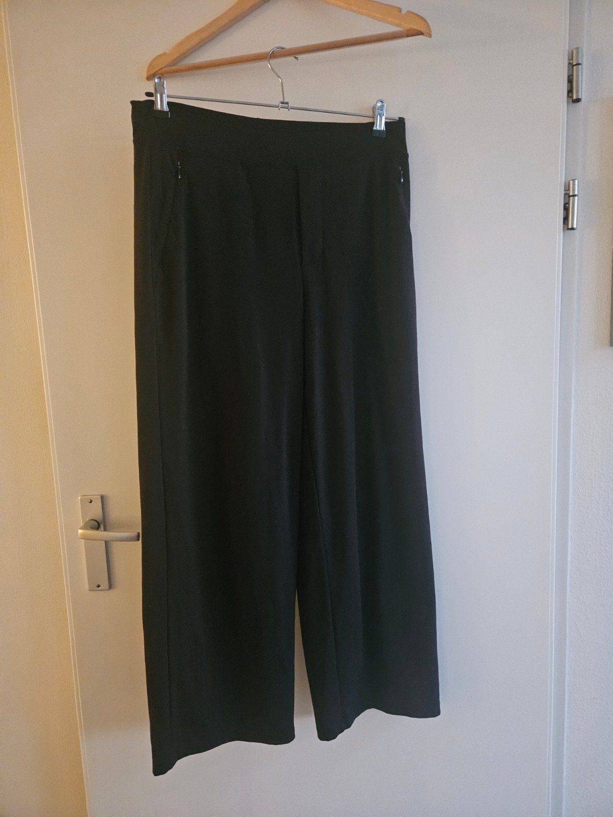 Ninepine Asana relaxed straight pants zwart xl, Ophalen of Verzenden, Zo goed als nieuw, Zwart, Lang