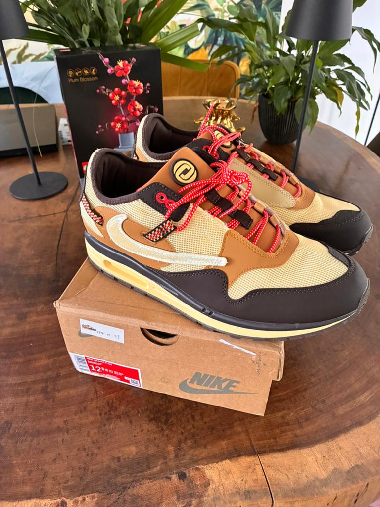 Nike Air Travis Scott, Kleding | Heren, Schoenen, Overige kleuren, Ophalen of Verzenden, Sneakers of Gympen, Zo goed als nieuw