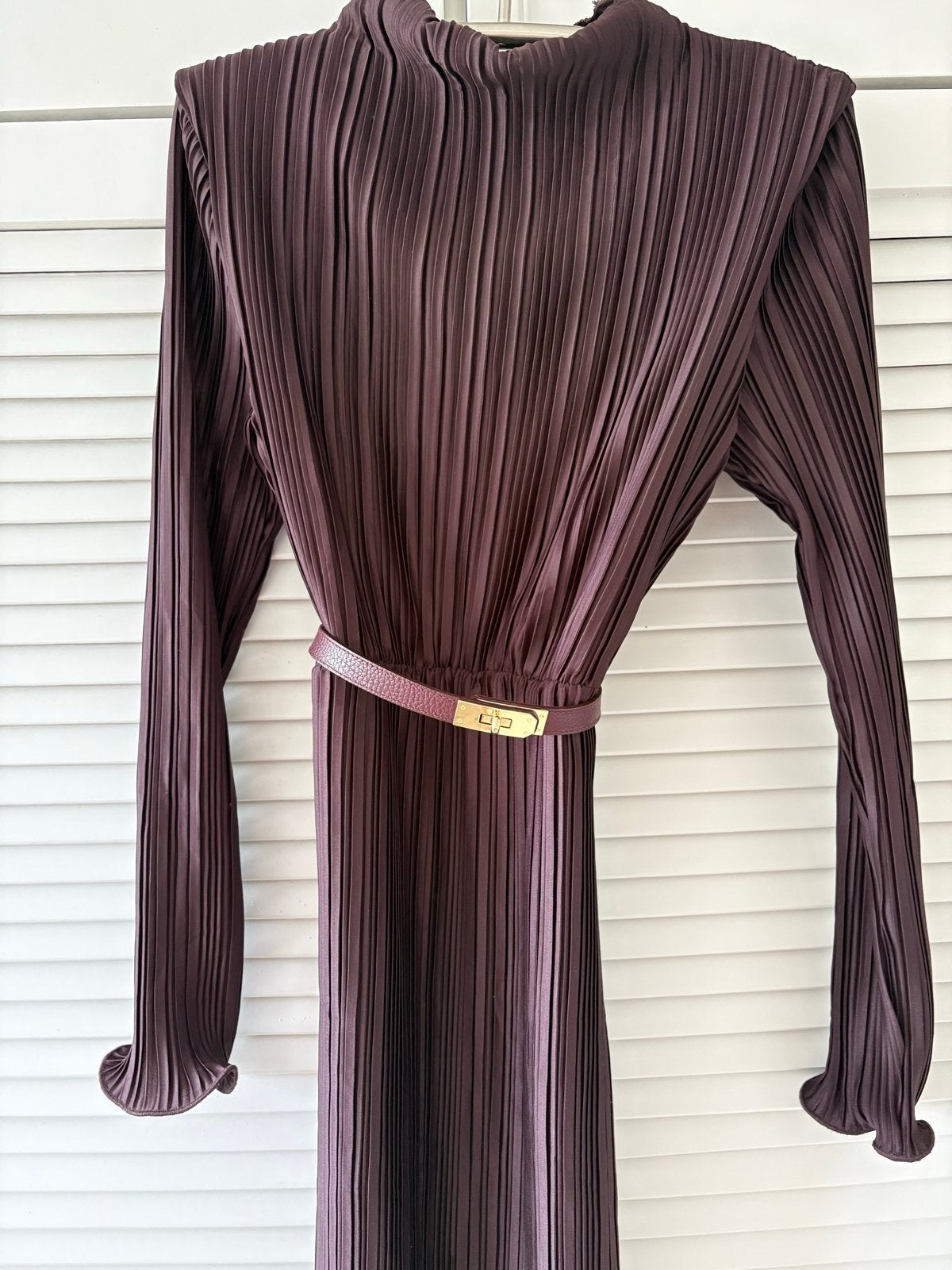 Nieuwe Bordeaux Aubergine Plissé Jurk L - Bruiloft Gala Fees, Kleding | Dames, Jurken, Paars, Maat 42/44 (L), Nieuw, Ophalen of Verzenden