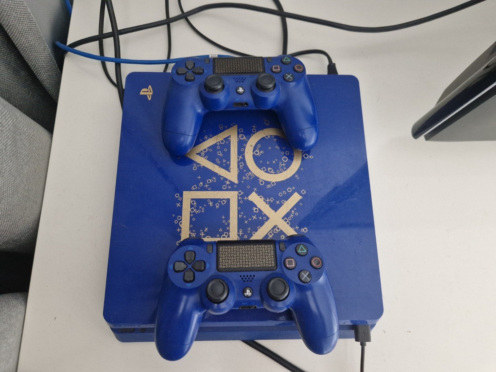 Complete PS4 Gamebundel + Samsung 32" TV – 2 controllers, Ophalen, Met 2 controllers, Original, 500 GB