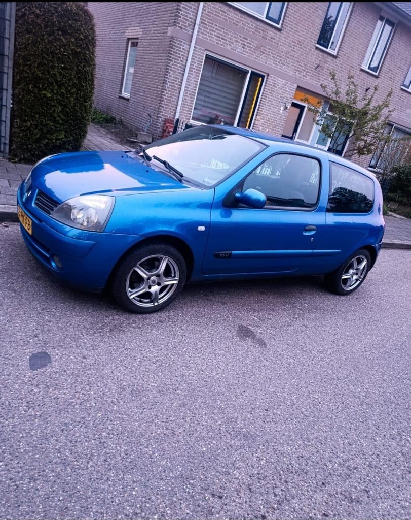 Renault Clio 1.2 16v APK April 2027 + nieuwe koppeling blauw, Voorwielaandrijving, Stof, 74 pk, 31 €/maand