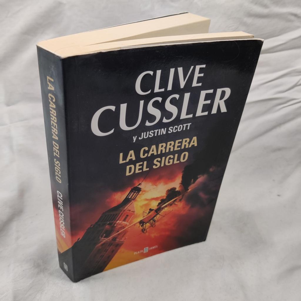 La Carrera del Siglo - Clive Cussler & Justin Scott, Ophalen of Verzenden, Gelezen, Clive Cussler y Justin Scott