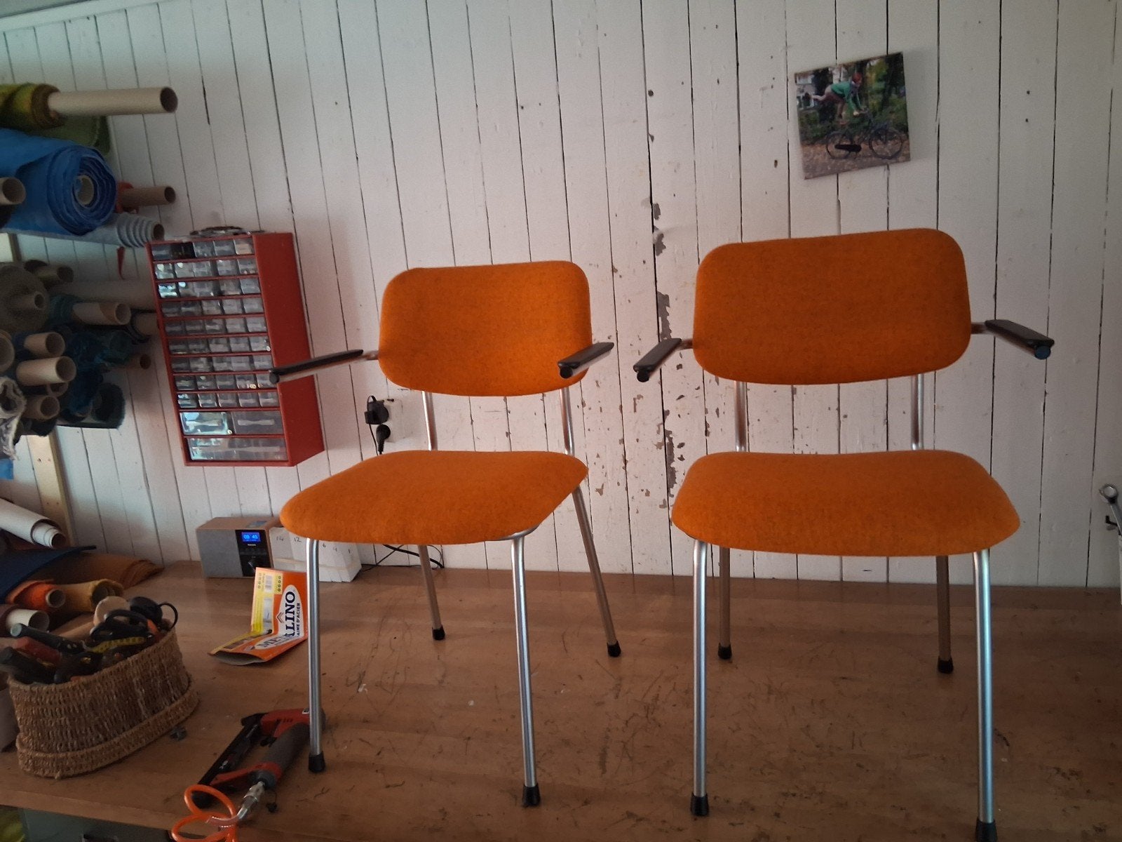 vintage (gispen?) stoel opnieuw gestoffeerd nu € 100,00, Huis en Inrichting, Stoelen, Ophalen, Zo goed als nieuw, Overige kleuren