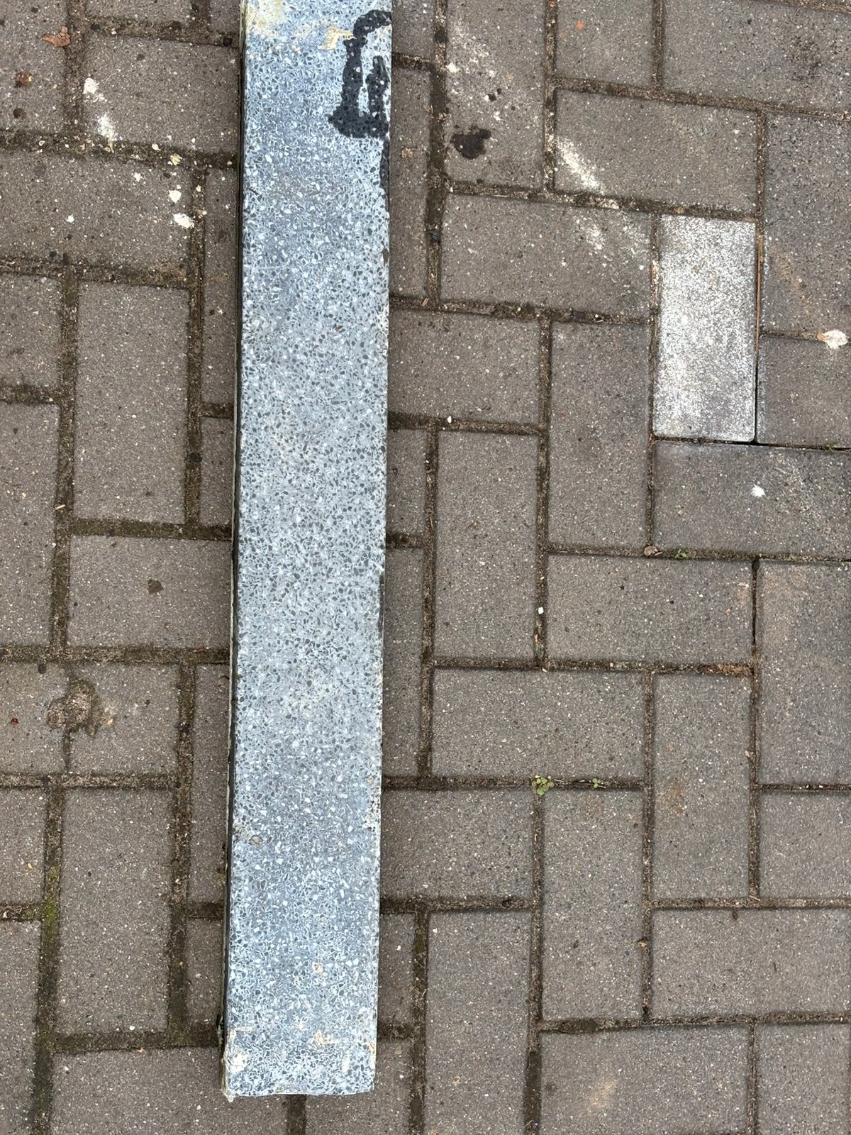 3 oude hardstenen dorpels €15 per stuk, Ophalen, Gebruikt