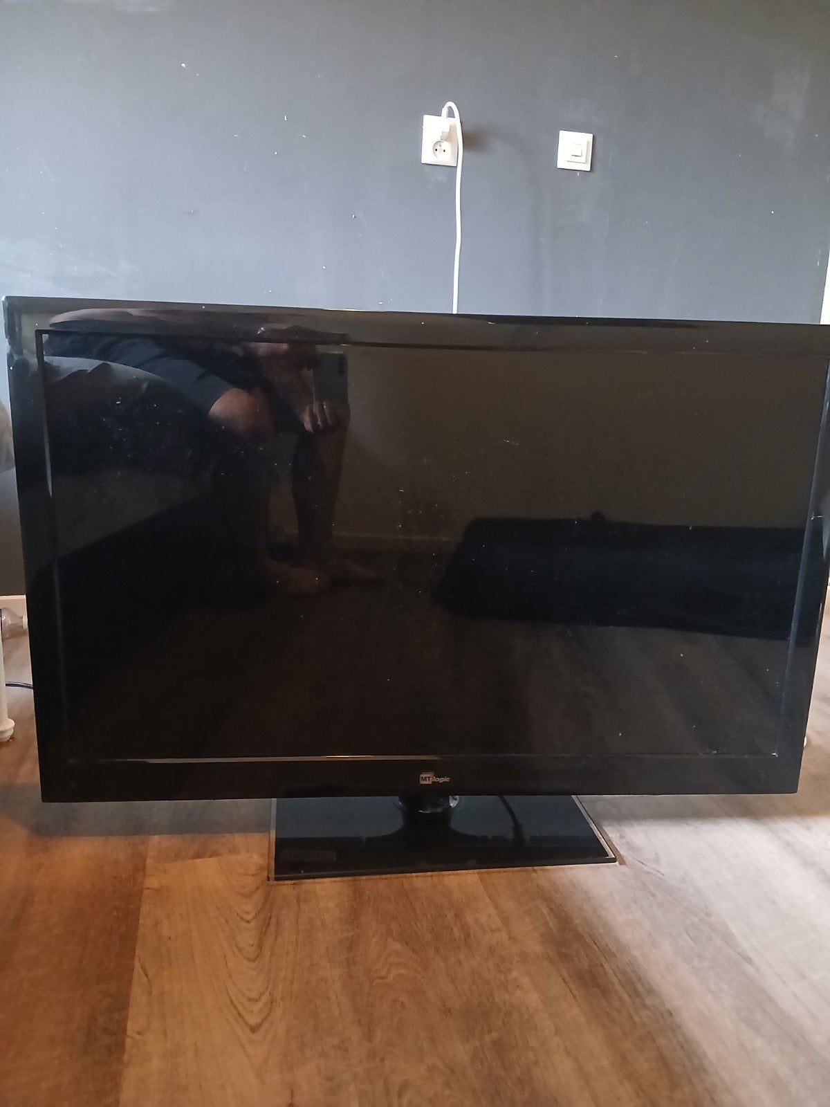 mt logic 107cm 42 inch 3D functie  tv, Ophalen, 100 cm of meer, 50 Hz, Overige merken