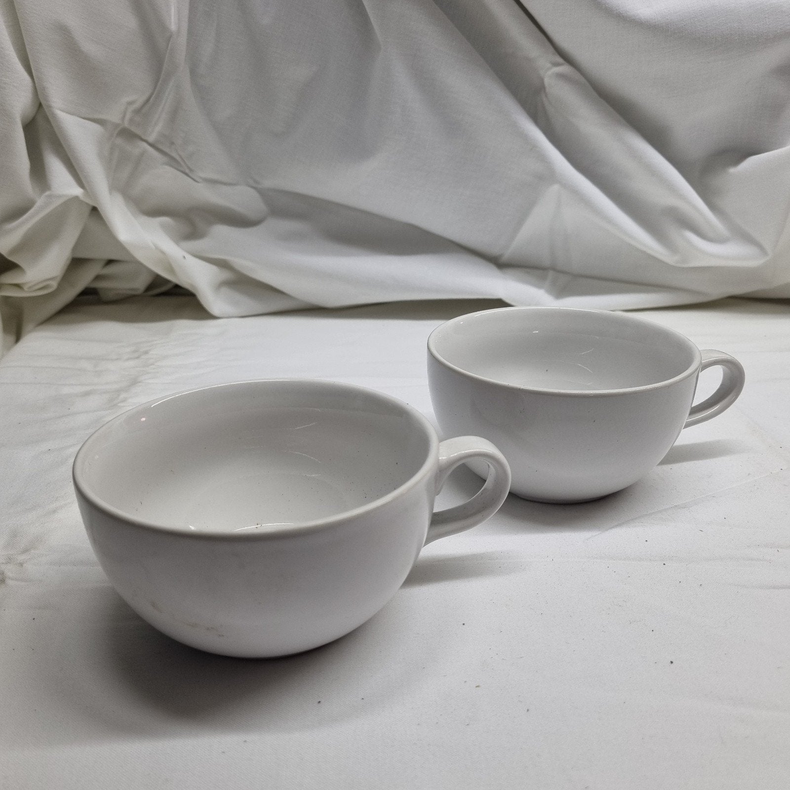 Set van 2 vintage Poolse porseleinen soepkommen, Antiek en Kunst, Ophalen