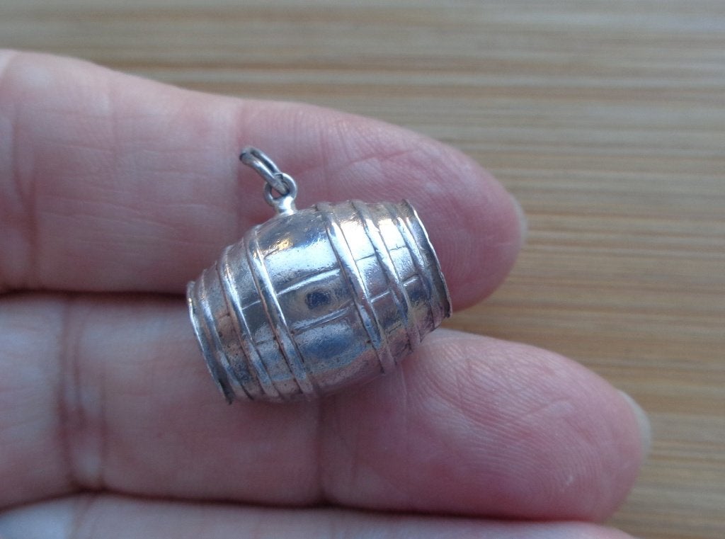zilveren vintage bedel wijnvat [1123], Overige merken, Verzenden, Zo goed als nieuw, 1 bedel