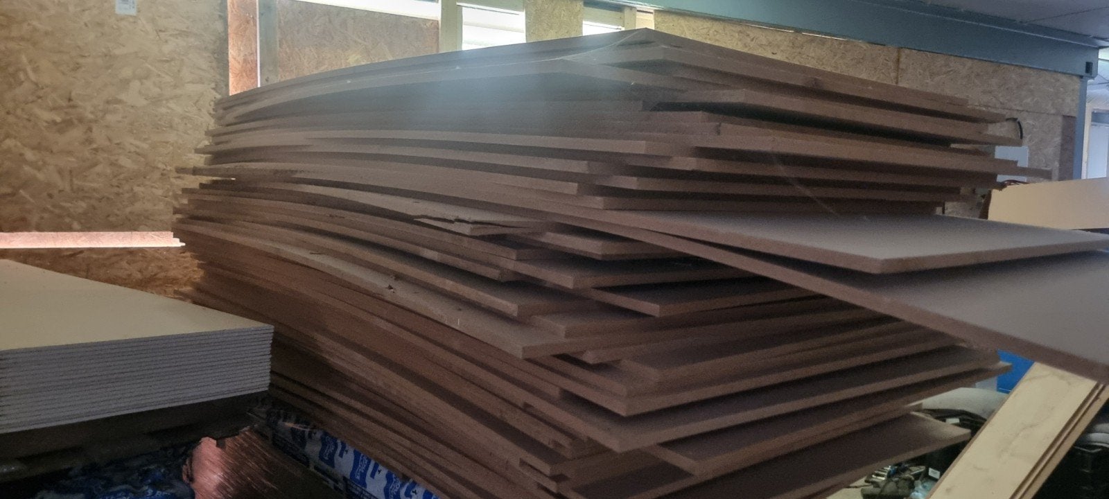 Circa 54 MDF platen, 18 mm dik, Doe-het-zelf en Verbouw, Ophalen, Zo goed als nieuw, Overige materialen, 20 tot 50 mm