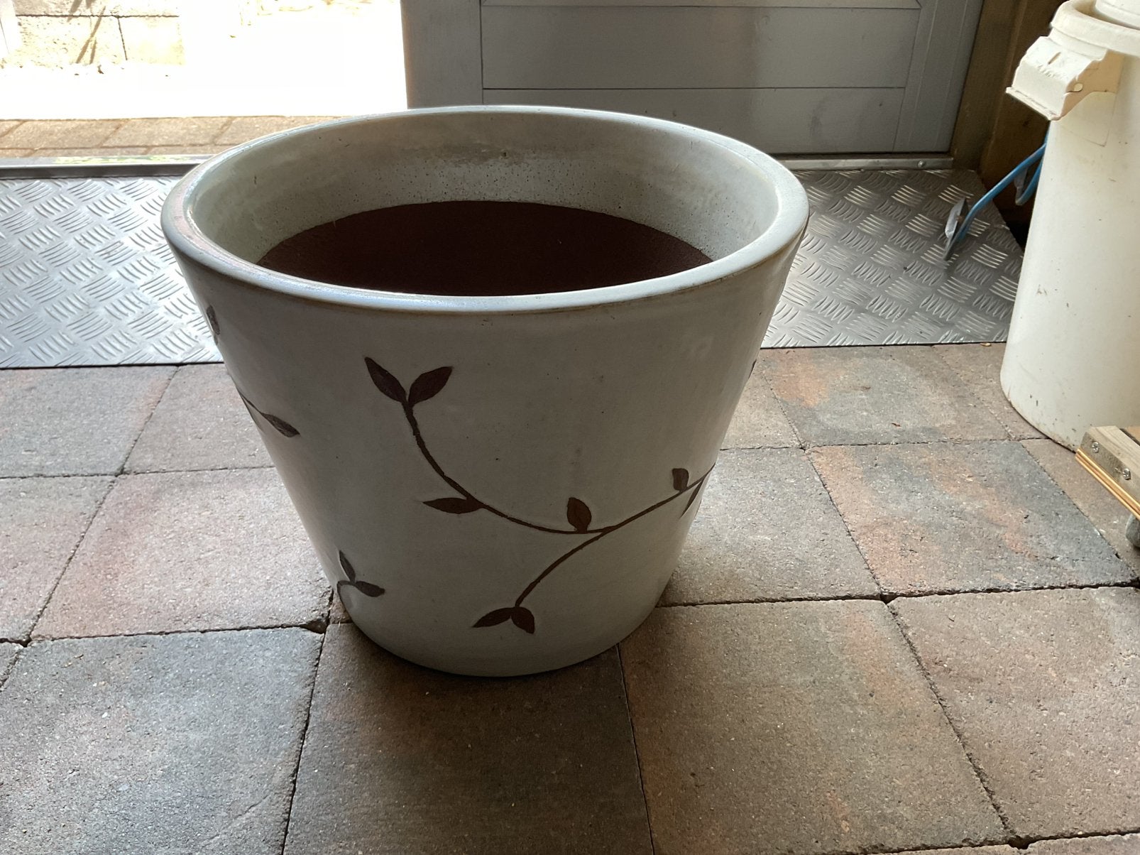 Grote grijze bloempot, Ophalen, Rond, Zo goed als nieuw, Aardewerk