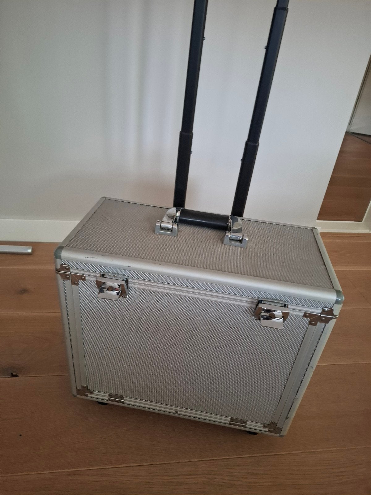 Ambulante pedicurekoffer met uitschuifbare handgreep, Sieraden, Tassen en Uiterlijk, Koffers, Ophalen, Gebruikt, Hard kunststof