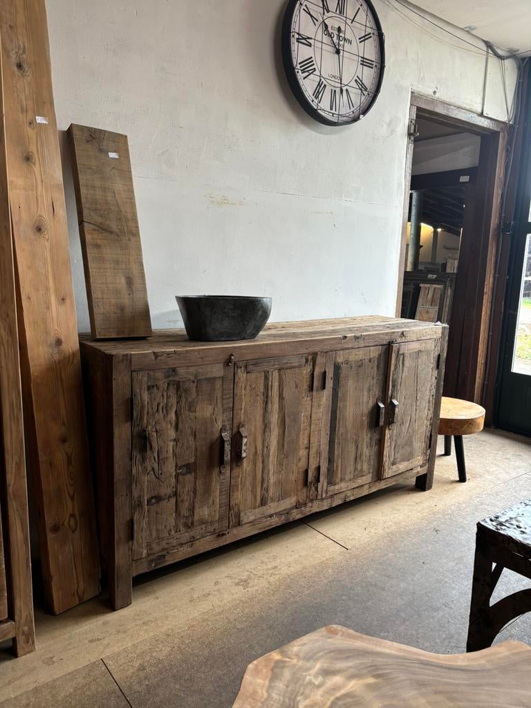 Robuust oud hout Dressoir 170cm breed, Ophalen, Hoevesteenwijkerwold@gmail.com, Hesselingendijk 1, 8341TP Steenwijkerwold, Hoevesteenwijkerwold