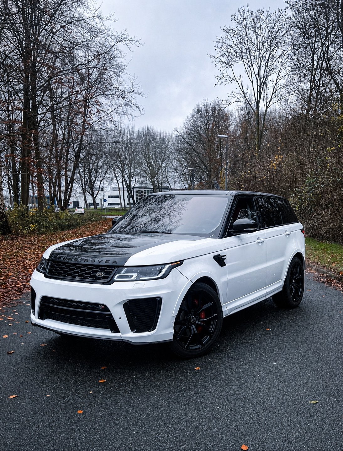 2014 Land Rover Range Rover SVR 5.0 V8 SC AUT lees tekst!!, Automaat, 8 cilinders, 3000 kg, Zwart