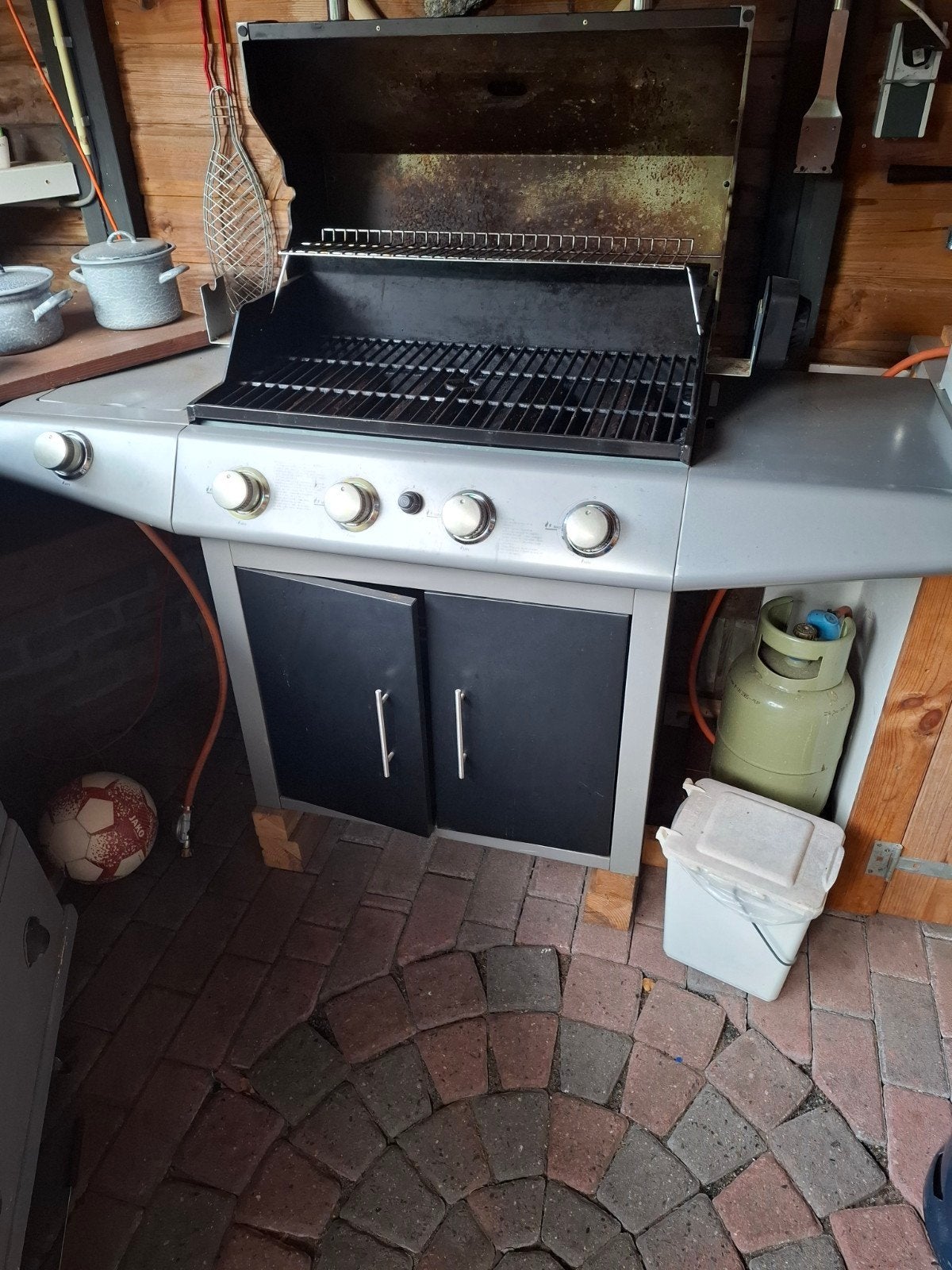 BBQ, Ophalen, Gebruikt, Tarrington House