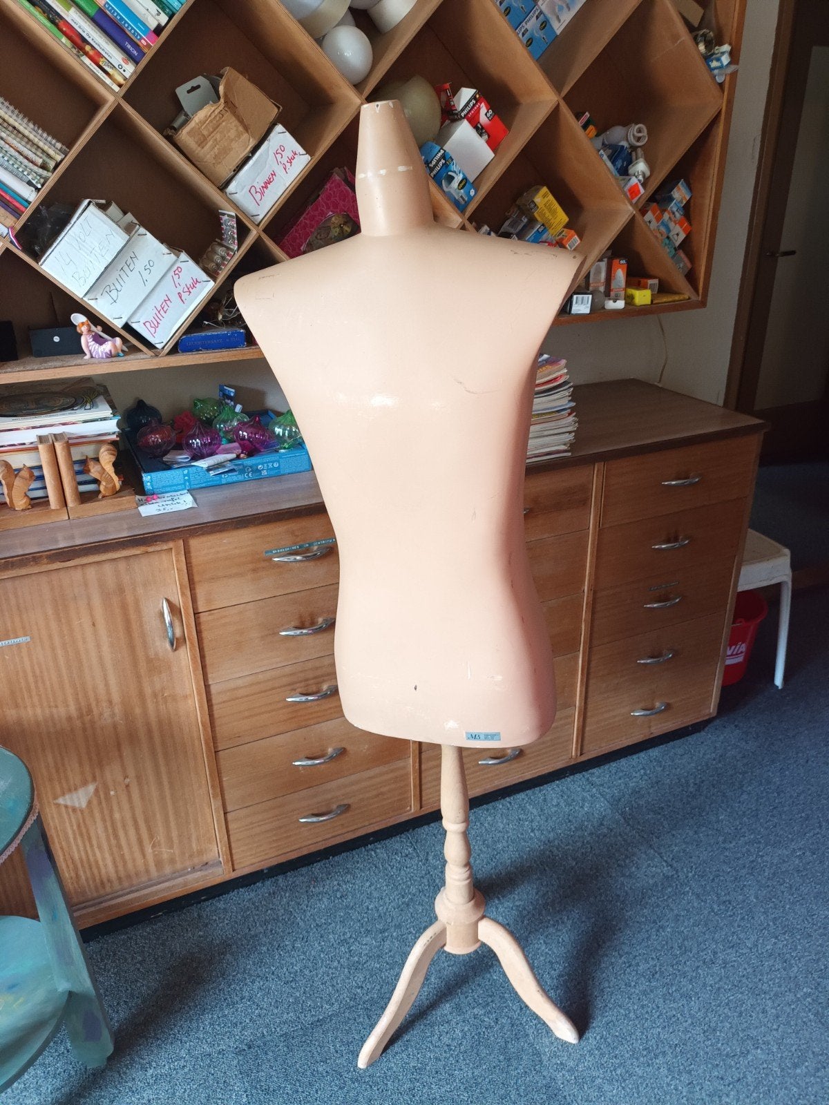 Vintage Bonami torso op houten standaard, Ophalen