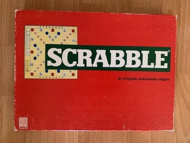 Scrabble - rode doos - mist de letter Q, Een of twee spelers, Ophalen of Verzenden, Gebruikt