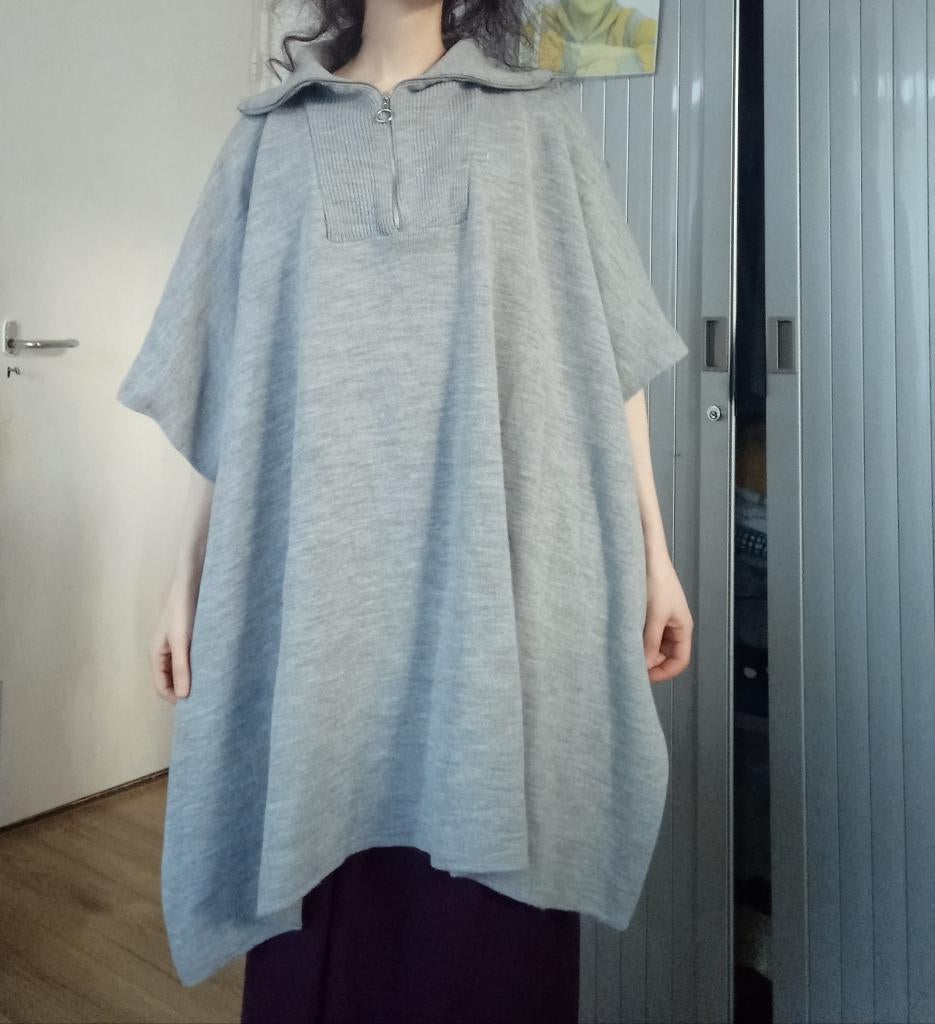 Grijze poncho hazal boutique (one size), Maat 38/40 (M), Verzenden, Zo goed als nieuw, Hazal Boutique