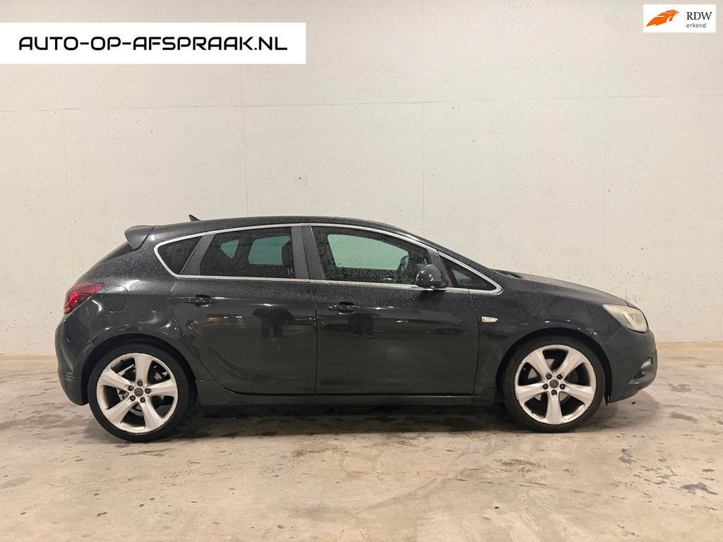 Opel Astra 2.0 CDTi GT 5drs. Pano Leer Navi Clima Cruise, Auto's, Opel, Voorwielaandrijving, Euro 5, 730 kg, 4 cilinders