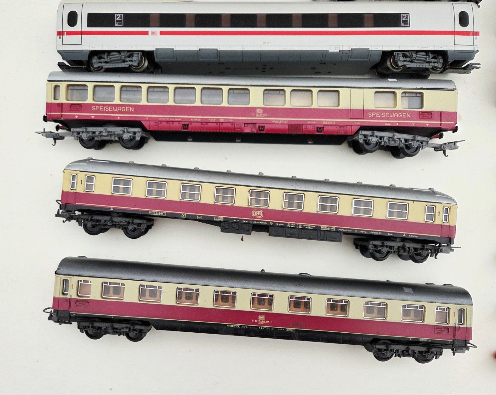 Märklin, Roco, Noch: 9 H0 wagons, railreiniger en toebehoren, Wisselstroom, Gebruikt, Wagon, Ophalen of Verzenden