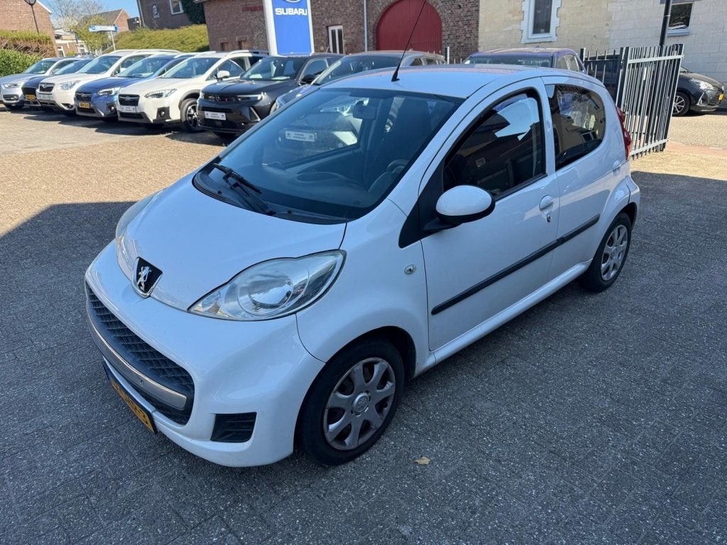 Peugeot 107 1.0-12V XS (bj 2011), Voorwielaandrijving, Euro 5, Gebruikt, 4 stoelen