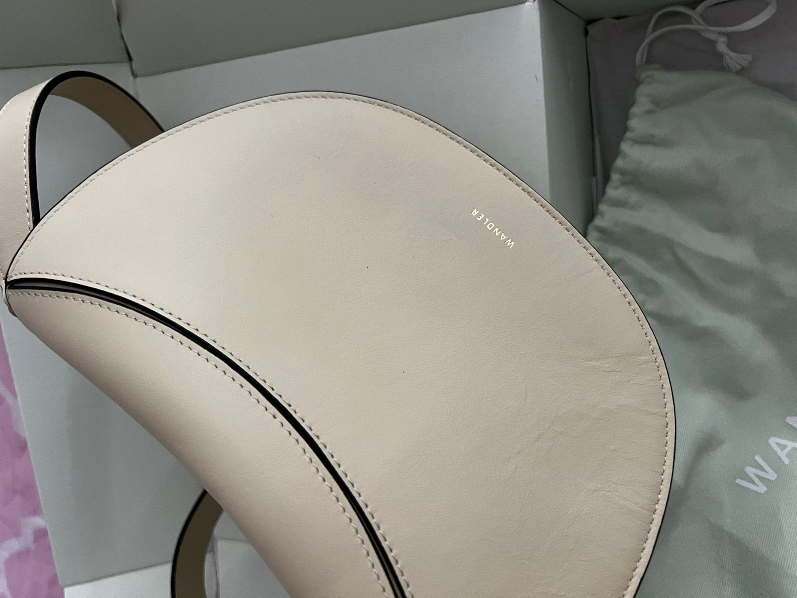 Wandler Hortensia Mini Tas - Zo goed als nieuw, Ophalen of Verzenden, Nieuw, Beige, Schoudertasje