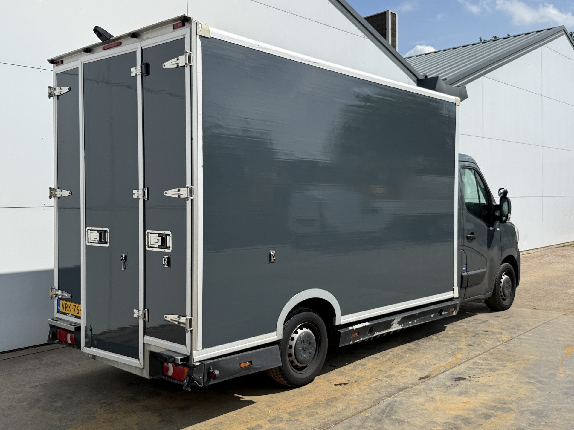 Renault Master T35 2.3 DCI 150PK Automaat LED Airco Cruise C, Auto's, Bestelauto's, Automatische klimaatregeling, Gebruikt, Zwart