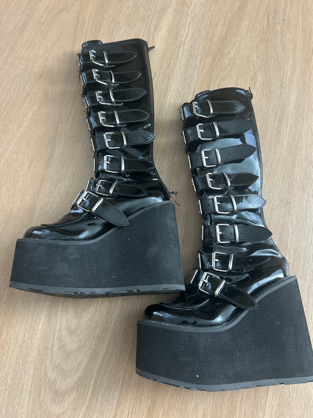 Zwarte lakleren plateau laarzen met gespen, Ophalen of Verzenden, Zo goed als nieuw, Zwart, Hoge laarzen