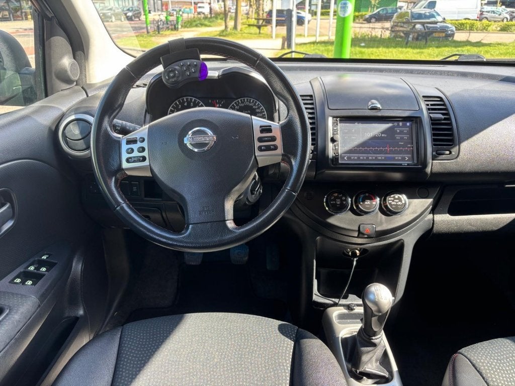 Nissan Note 1.6 Tekna | airco | leder | camera | navi |, Auto's, 15 km/l, Gebruikt, Parkeersensor, 4 cilinders