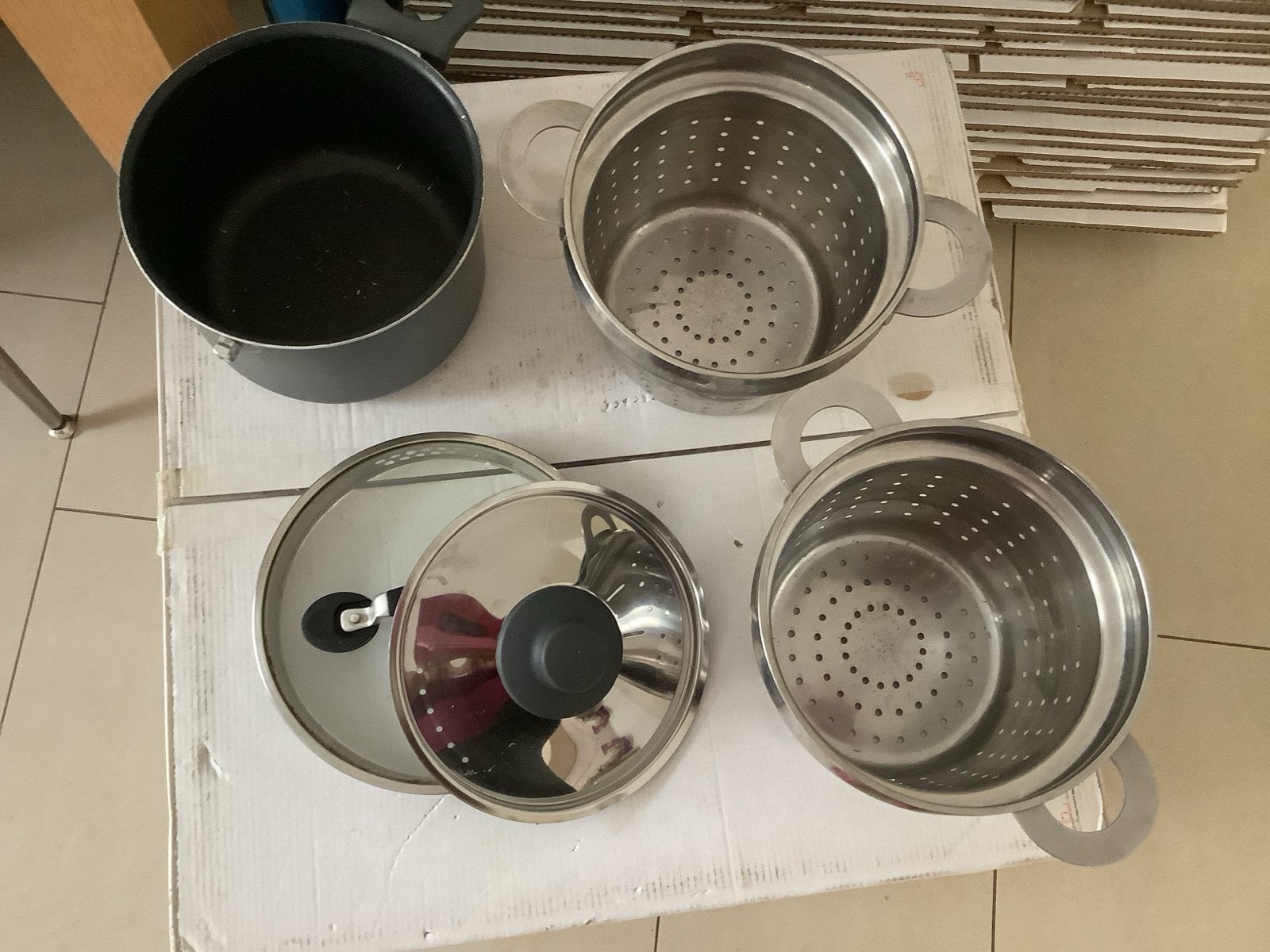 Pannenset met kookpan en stoominzetten, Huis en Inrichting, Keuken | Potten en Pannen, Gebruikt, Met deksel, Pannenset, Ophalen of Verzenden