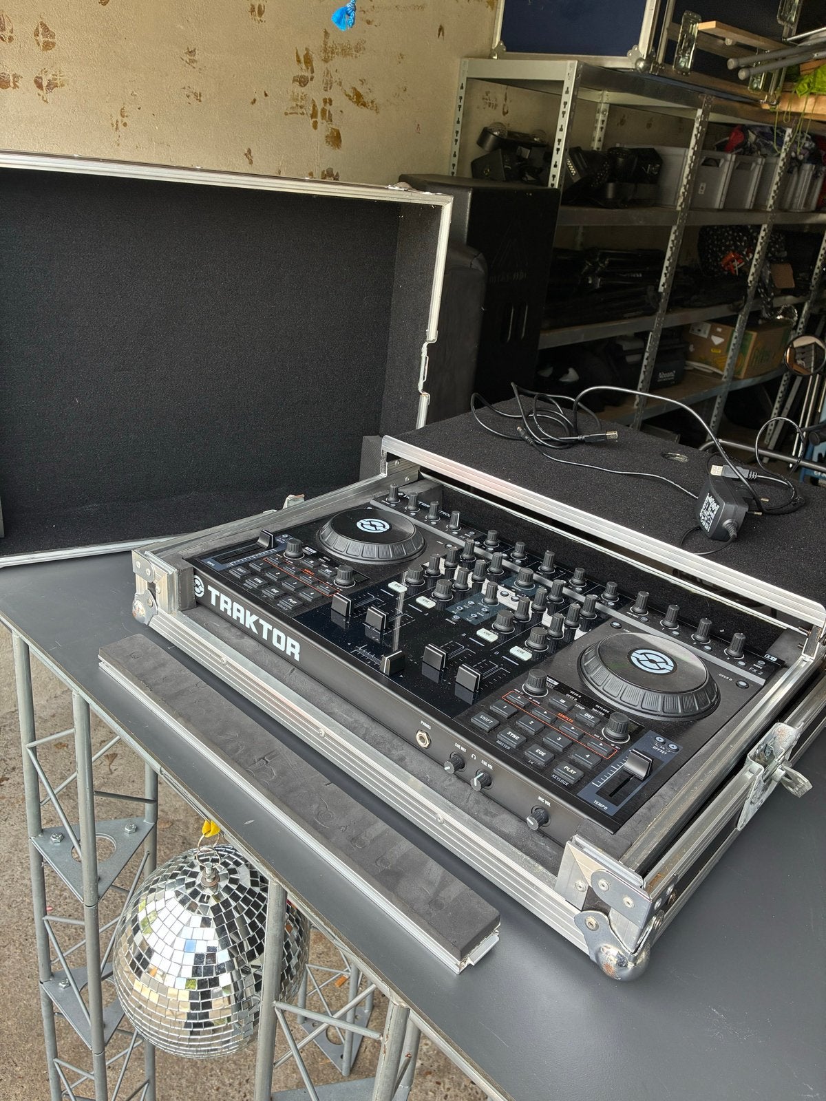 Traktor Kontrol S4 DJ-set met flightcase, Ophalen, Gebruikt, Dj-set, Overige merken